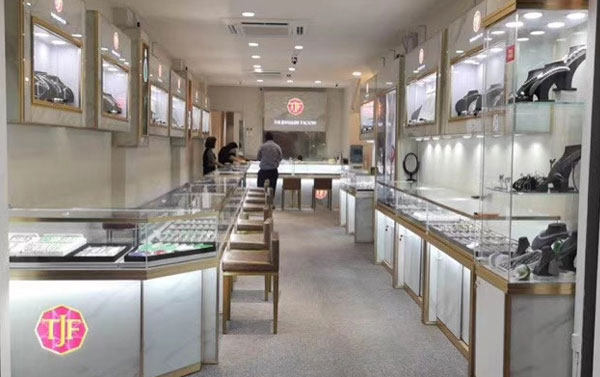 购买珠宝展示柜价格需要花多少钱呢？